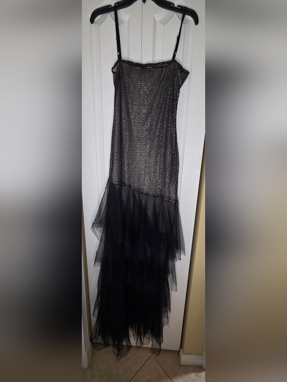 Women's Black Solid Spaghetti Strap Layered Tulle Long Slip Dress